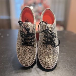 Brand new vans for women Henna style design